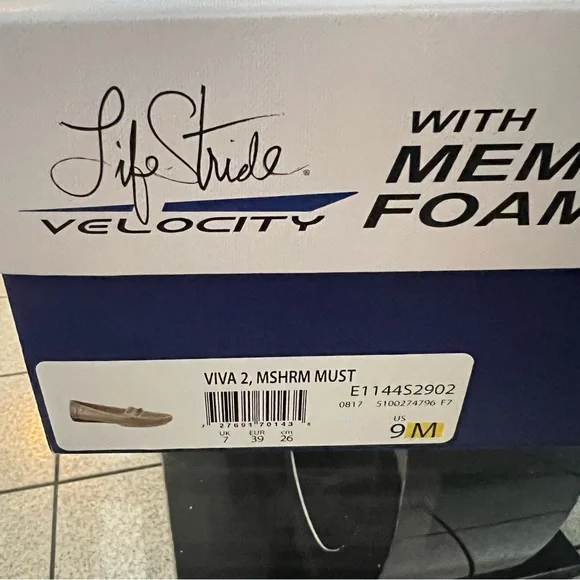 Used - Picture 2 of 5